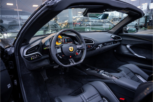 Ferrari 296 GTS 3.0 V6 830pk ** Kroymans ** Daytona Seats ** Lift ** HUD ** Pass Display ** Carbon Btw