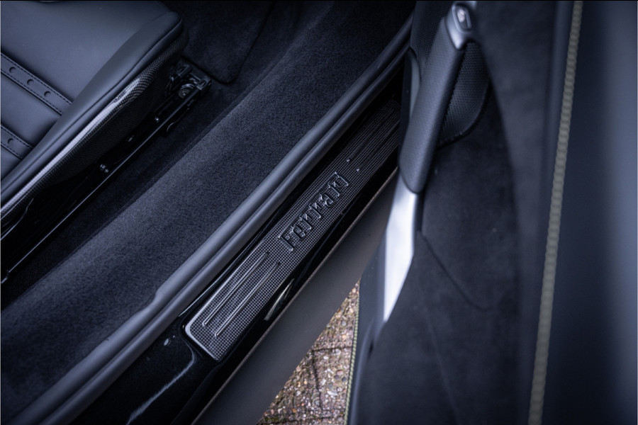 Ferrari 296 GTS 3.0 V6 830pk ** Kroymans ** Daytona Seats ** Lift ** HUD ** Pass Display ** Carbon Btw