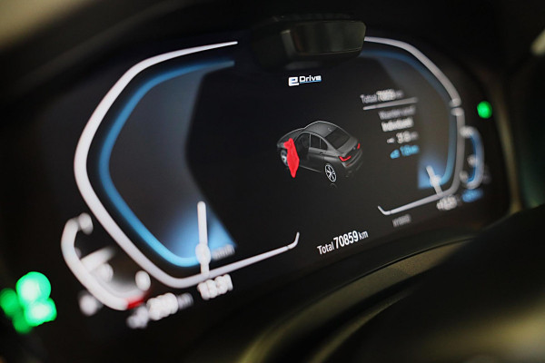 BMW 3-serie 330e High Executive M Sport / Head Up / Memory / Acc / Lane Assist / Dode Hoek / Open Dak / Cognac Leder / Camera /Led