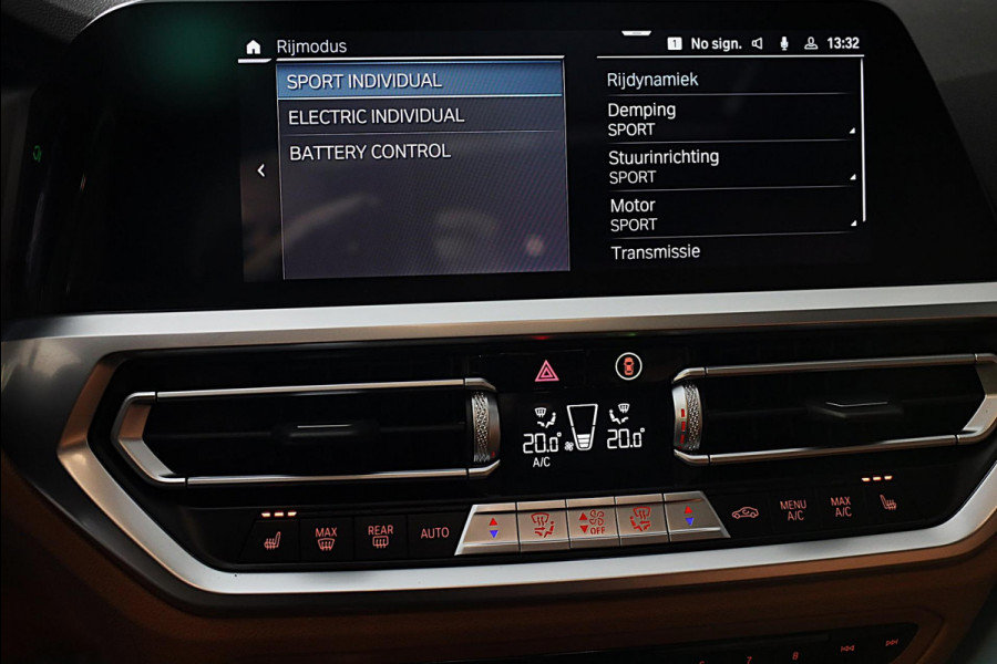 BMW 3-serie 330e High Executive M Sport / Head Up / Memory / Acc / Lane Assist / Dode Hoek / Open Dak / Cognac Leder / Camera /Led