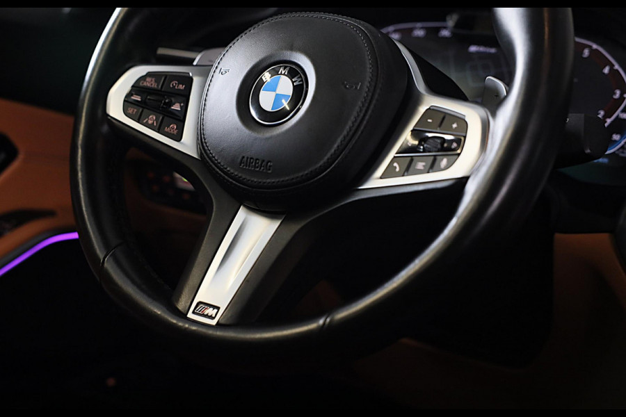 BMW 3-serie 330e High Executive M Sport / Head Up / Memory / Acc / Lane Assist / Dode Hoek / Open Dak / Cognac Leder / Camera /Led