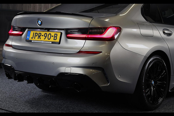 BMW 3-serie 330e High Executive M Sport / Head Up / Memory / Acc / Lane Assist / Dode Hoek / Open Dak / Cognac Leder / Camera /Led