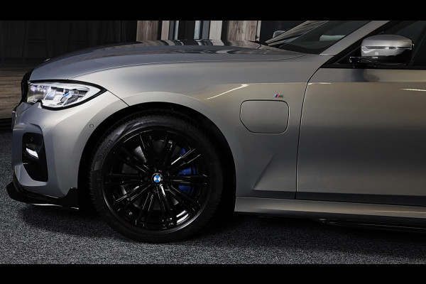 BMW 3-serie 330e High Executive M Sport / Head Up / Memory / Acc / Lane Assist / Dode Hoek / Open Dak / Cognac Leder / Camera /Led