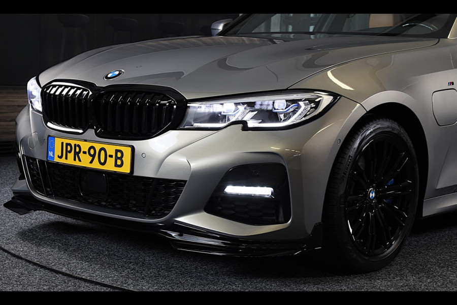 BMW 3-serie 330e High Executive M Sport / Head Up / Memory / Acc / Lane Assist / Dode Hoek / Open Dak / Cognac Leder / Camera /Led