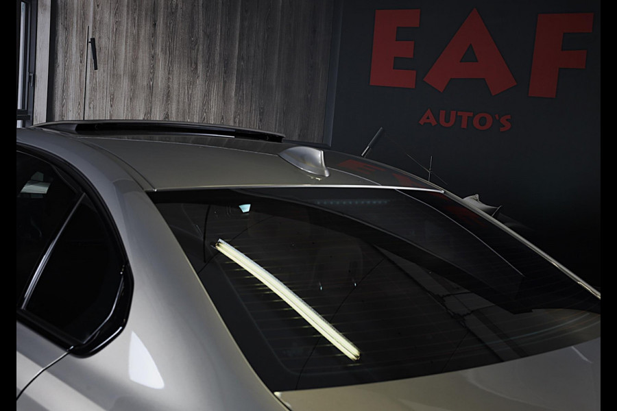 BMW 3-serie 330e High Executive M Sport / Head Up / Memory / Acc / Lane Assist / Dode Hoek / Open Dak / Cognac Leder / Camera /Led