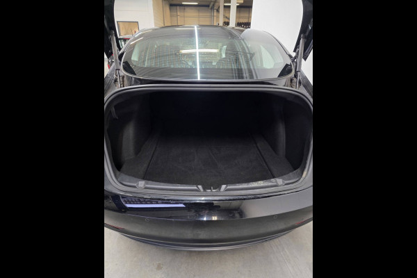 Tesla Model 3 Standard RWD Plus 60 kWh 19'' velgen, wordt verwacht, keurige auto