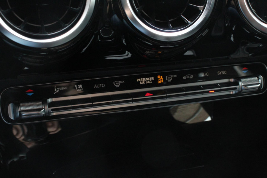 Mercedes-Benz A-Klasse 180 136pk DCT Progressive Navigatie Parkeersensoren Camera Cruise Control Stoelverwarming Ledverlichting Climate Control