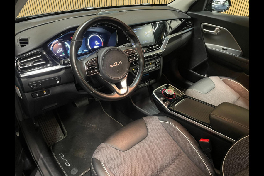 Kia e-Niro 64 kWh|100% SOH|NIEUWE LOGO|FACELIFT|3-FASE|TREKHAAK|1/2 LEDER|ACC|APPLE CARPLAY/ANDROID AUT|CAMERA|1e EIG|NL-AUTO|NAP|