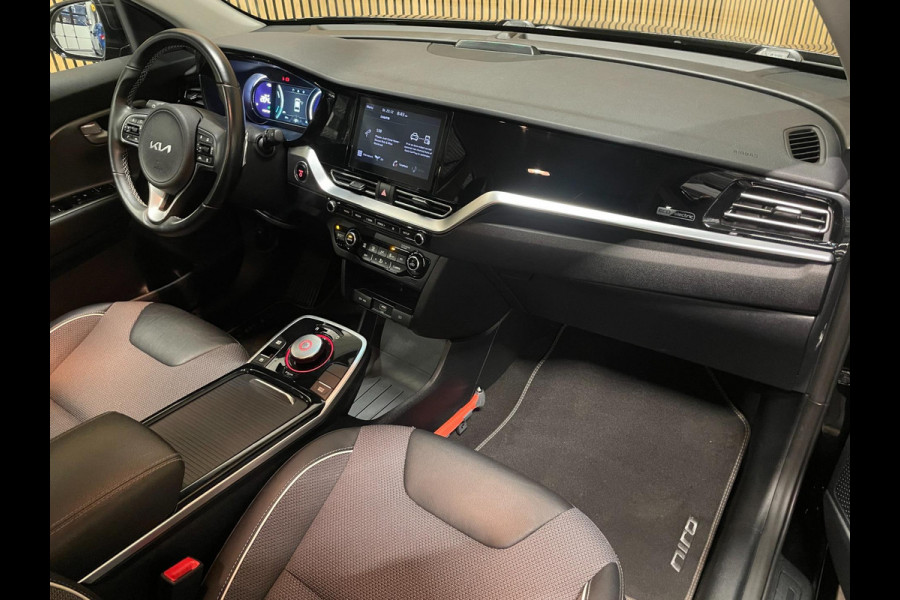 Kia e-Niro 64 kWh|100% SOH|NIEUWE LOGO|FACELIFT|3-FASE|TREKHAAK|1/2 LEDER|ACC|APPLE CARPLAY/ANDROID AUT|CAMERA|1e EIG|NL-AUTO|NAP|