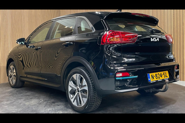 Kia e-Niro 64 kWh|100% SOH|NIEUWE LOGO|FACELIFT|3-FASE|TREKHAAK|1/2 LEDER|ACC|APPLE CARPLAY/ANDROID AUT|CAMERA|1e EIG|NL-AUTO|NAP|