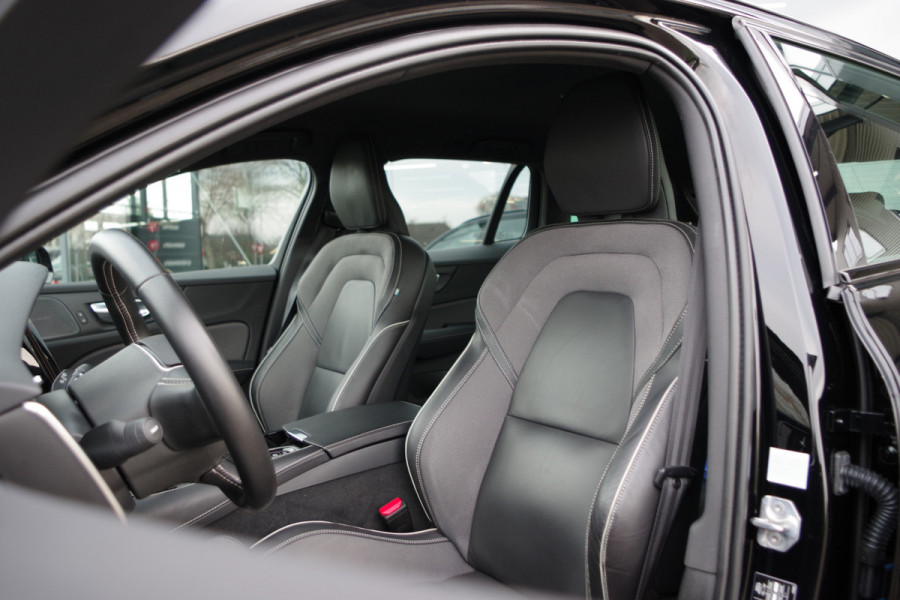 Volvo V60 2.0 T8 Recharge 390 PK AWD R-Design PHEV, Trekhaak, 360 Camera, Memory, H/K Sound, Adap. Cruise Control