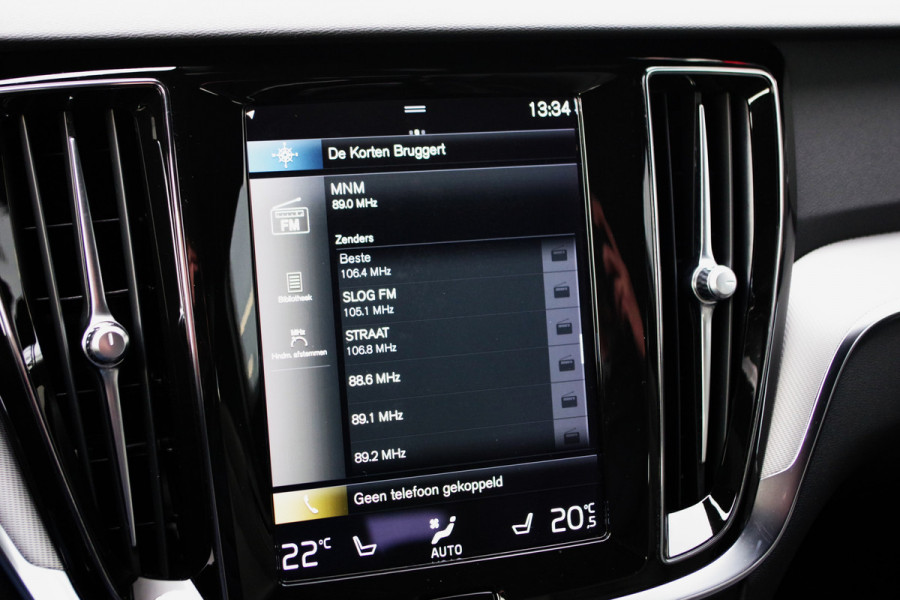 Volvo V60 2.0 T8 Recharge 390 PK AWD R-Design PHEV, Trekhaak, 360 Camera, Memory, H/K Sound, Adap. Cruise Control