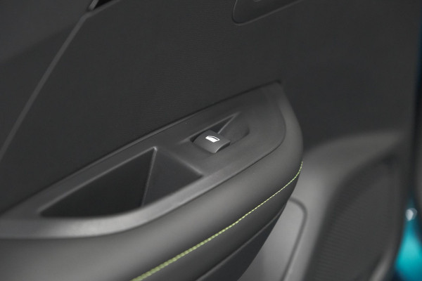 Peugeot 2008 Hybrid 145 e-DCS6 GT | Camera | Apple Carplay | Parkeersensoren