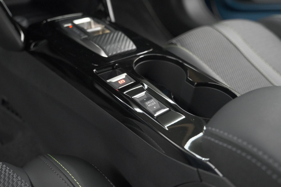 Peugeot 2008 Hybrid 145 e-DCS6 GT | Camera | Apple Carplay | Parkeersensoren