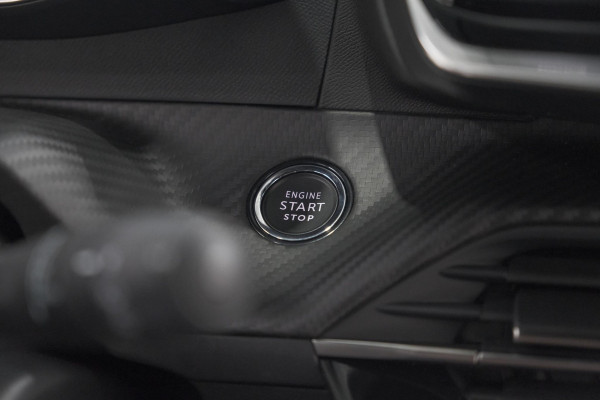 Peugeot 2008 Hybrid 145 e-DCS6 GT | Camera | Apple Carplay | Parkeersensoren