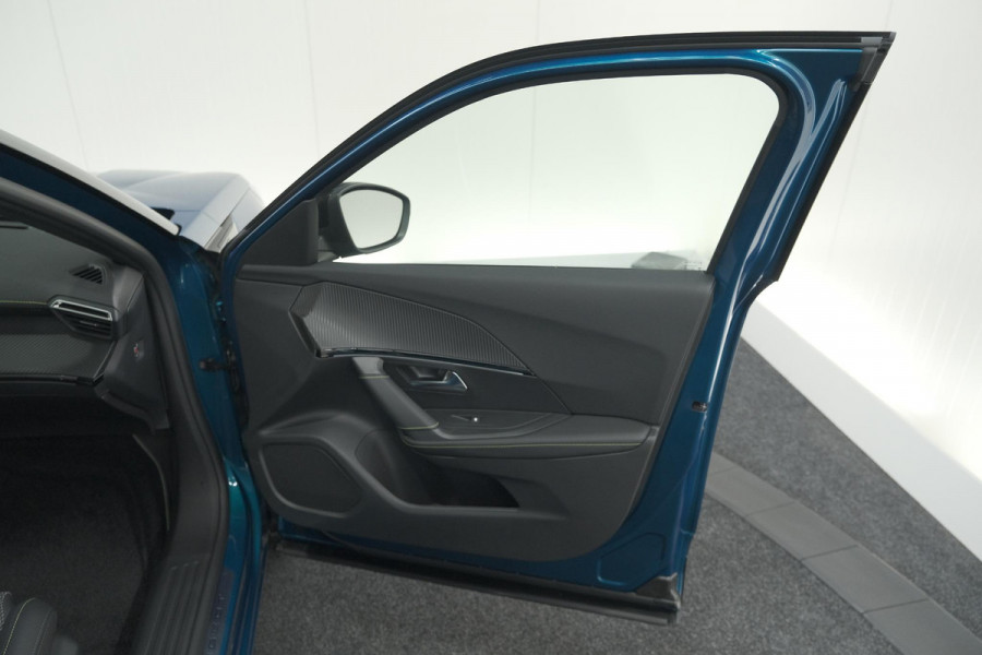 Peugeot 2008 Hybrid 145 e-DCS6 GT | Camera | Apple Carplay | Parkeersensoren