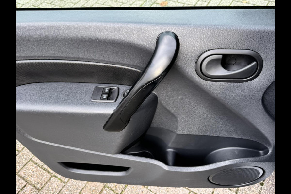 Renault Kangoo Z.E. Dealeronderhouden Airco Cruise control Radio/CD Parkeersensoren achter Dubbeldeurs
