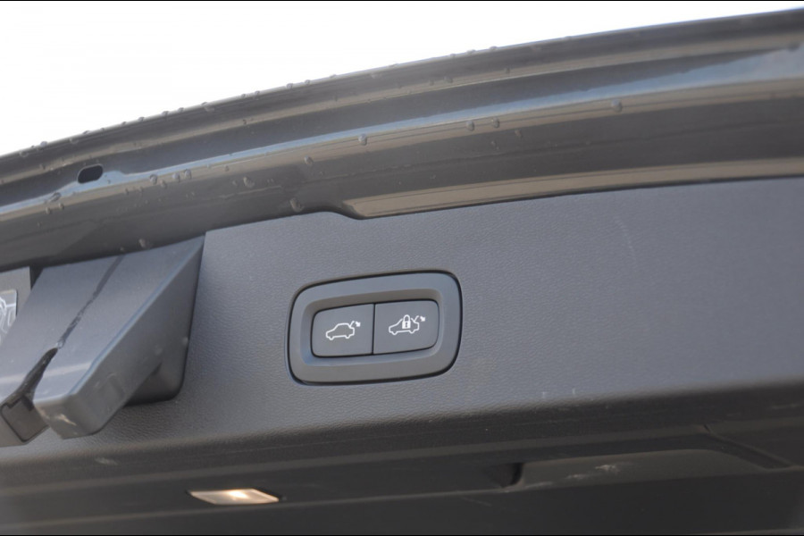 Volvo V60 T6 340PK Automaat Recharge AWD Inscription Trekhaak / Adaptieve cruise control /BLIS / Parkeersensoren met camera / Stoel - en stuurwielverwarming / Elektrische stoelen met geheugen / Getint glas / Apple carplay / Keyless entry / Elektrische achterklep