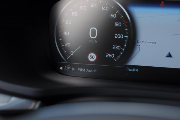 Volvo V60 T6 340PK Automaat Recharge AWD Inscription Trekhaak / Adaptieve cruise control /BLIS / Parkeersensoren met camera / Stoel - en stuurwielverwarming / Elektrische stoelen met geheugen / Getint glas / Apple carplay / Keyless entry / Elektrische achterklep