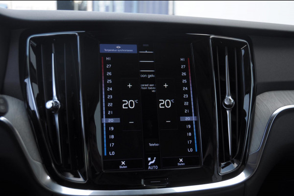 Volvo V60 T6 340PK Automaat Recharge AWD Inscription Trekhaak / Adaptieve cruise control /BLIS / Parkeersensoren met camera / Stoel - en stuurwielverwarming / Elektrische stoelen met geheugen / Getint glas / Apple carplay / Keyless entry / Elektrische achterklep