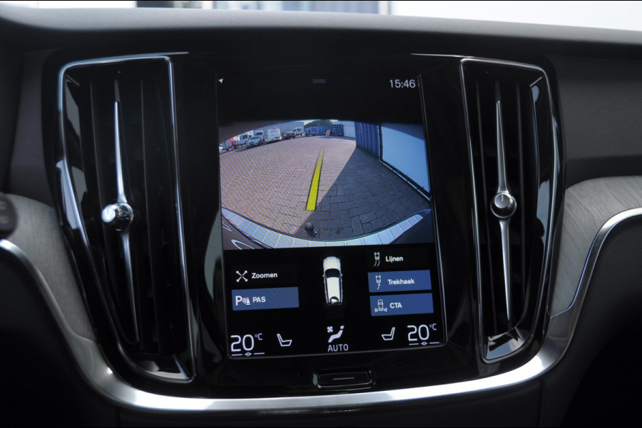 Volvo V60 T6 340PK Automaat Recharge AWD Inscription Trekhaak / Adaptieve cruise control /BLIS / Parkeersensoren met camera / Stoel - en stuurwielverwarming / Elektrische stoelen met geheugen / Getint glas / Apple carplay / Keyless entry / Elektrische achterklep