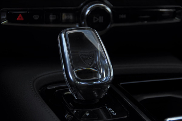 Volvo V60 T6 340PK Automaat Recharge AWD Inscription Trekhaak / Adaptieve cruise control /BLIS / Parkeersensoren met camera / Stoel - en stuurwielverwarming / Elektrische stoelen met geheugen / Getint glas / Apple carplay / Keyless entry / Elektrische achterklep