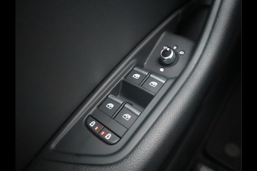 Audi A4 Avant 35 TFSI Launch edition Business / Panoramadak / Massagestoel