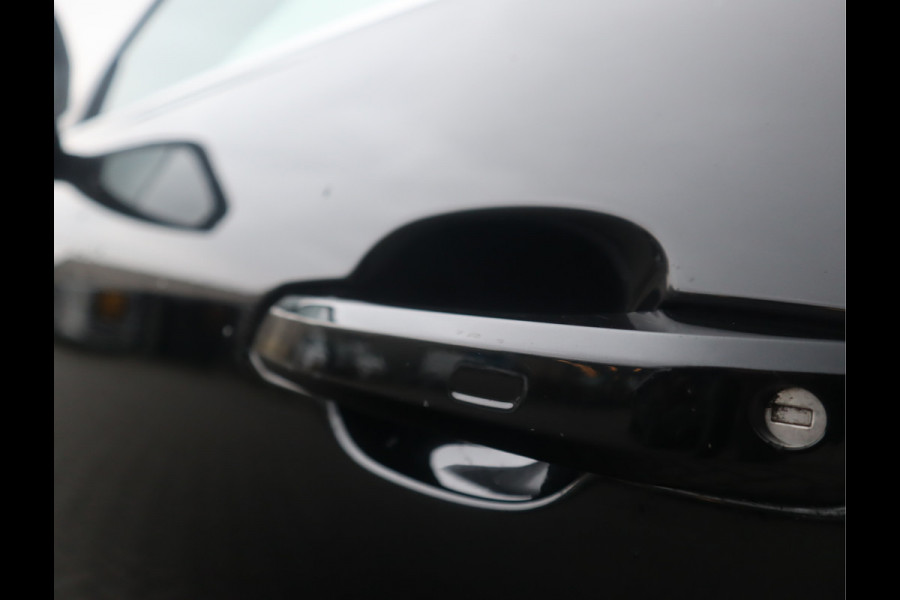 Audi A4 Avant 35 TFSI Launch edition Business / Panoramadak / Massagestoel