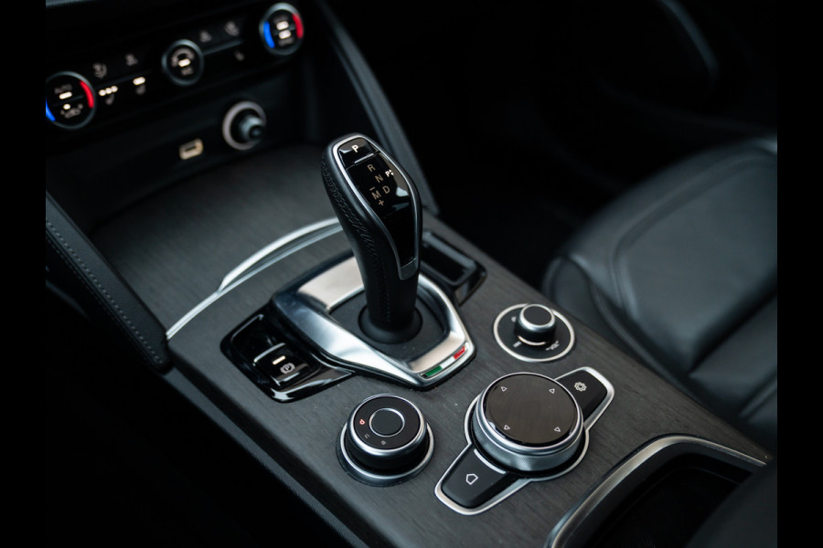 Alfa Romeo Stelvio 2.0T 280pk AWD Ti Lusso MY21 | Verde Visconti | Lederen dash. | CarPlay | Adapt. cruise