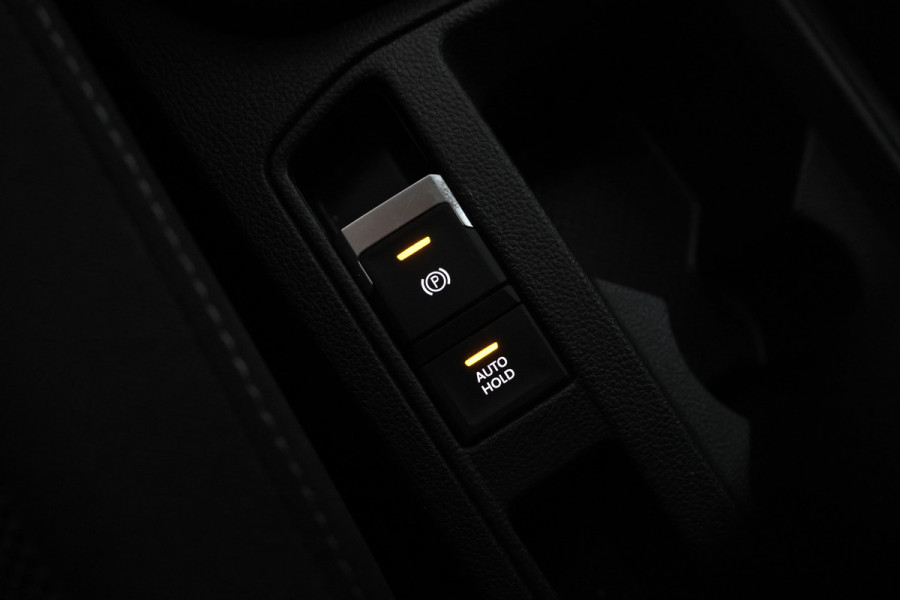 Volkswagen T-Roc 1.5 TSI Sport 150PK, Automaat, Apple carplay, Climate,