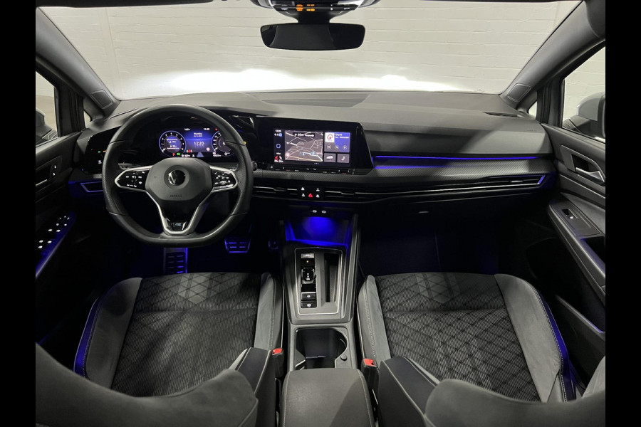 Volkswagen Golf 1.5 eTSI R-Line Business Adaptive Cruise | Stoel-/stuurverwarming | Achteruitrij ​camera | Carplay | ​Sfeerverlichting