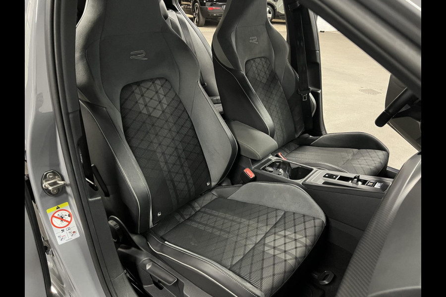 Volkswagen Golf 1.5 eTSI R-Line Business Adaptive Cruise | Stoel-/stuurverwarming | Achteruitrij ​camera | Carplay | ​Sfeerverlichting