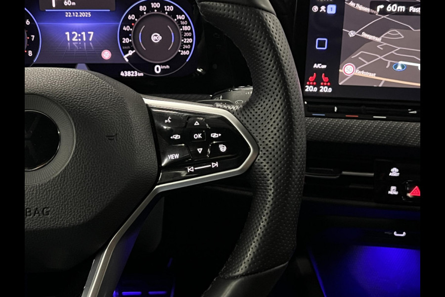 Volkswagen Golf 1.5 eTSI R-Line Business Adaptive Cruise | Stoel-/stuurverwarming | Achteruitrij ​camera | Carplay | ​Sfeerverlichting