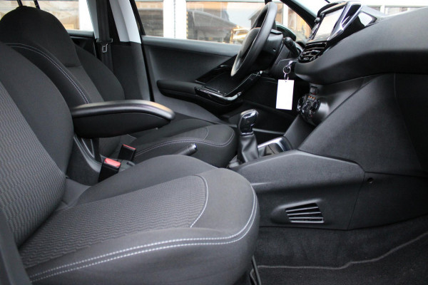 Peugeot 208 1.2 PureTech Blue Lease Active Carplay Navi Nap