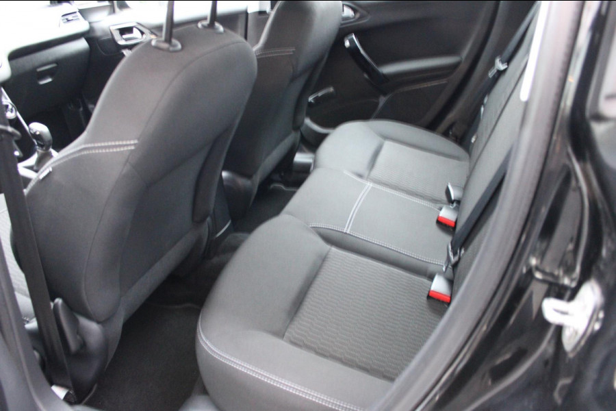 Peugeot 208 1.2 PureTech Blue Lease Active Carplay Navi Nap