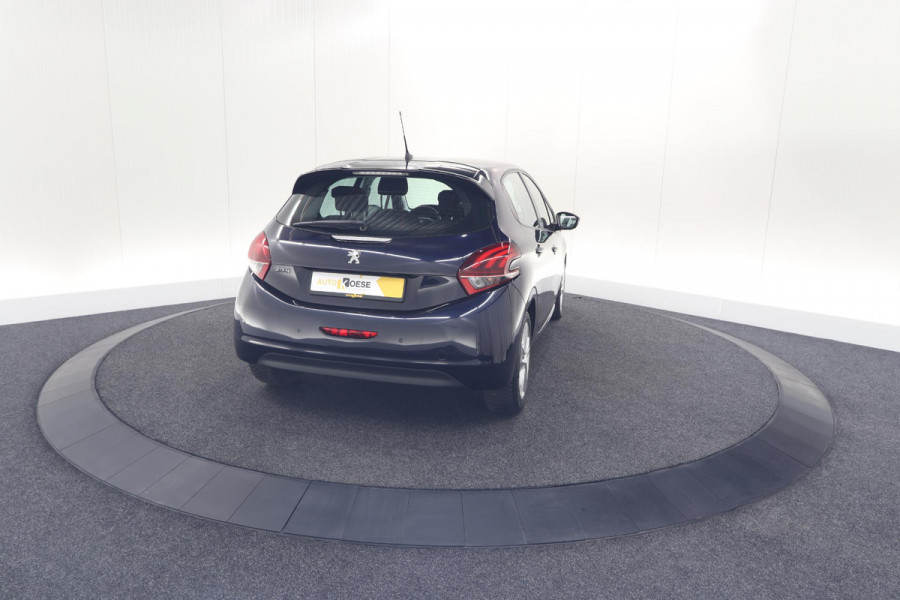 Peugeot 208 PureTech 82 Signature | Allseason banden | Navigatie | Parkeersensoren