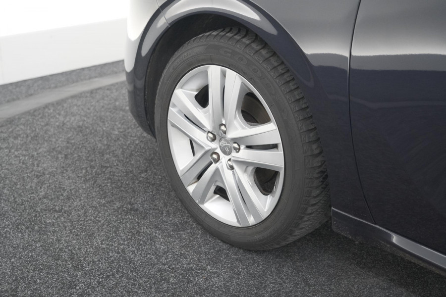 Peugeot 208 PureTech 82 Signature | Allseason banden | Navigatie | Parkeersensoren