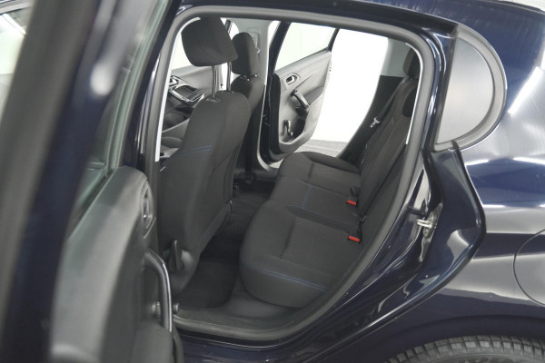 Peugeot 208 PureTech 82 Signature | Allseason banden | Navigatie | Parkeersensoren