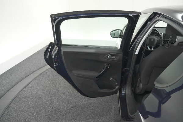 Peugeot 208 PureTech 82 Signature | Allseason banden | Navigatie | Parkeersensoren