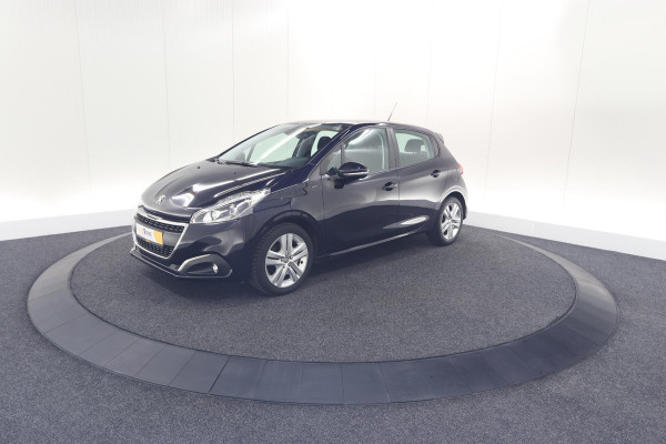 Peugeot 208 PureTech 82 Signature | Allseason banden | Navigatie | Parkeersensoren