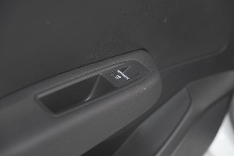 Renault Clio TCe 130 EDC Intens | Rondom Camera | Apple Carplay | Parkeersensoren | Climate Control