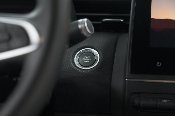 Renault Clio TCe 130 EDC Intens | Rondom Camera | Apple Carplay | Parkeersensoren | Climate Control