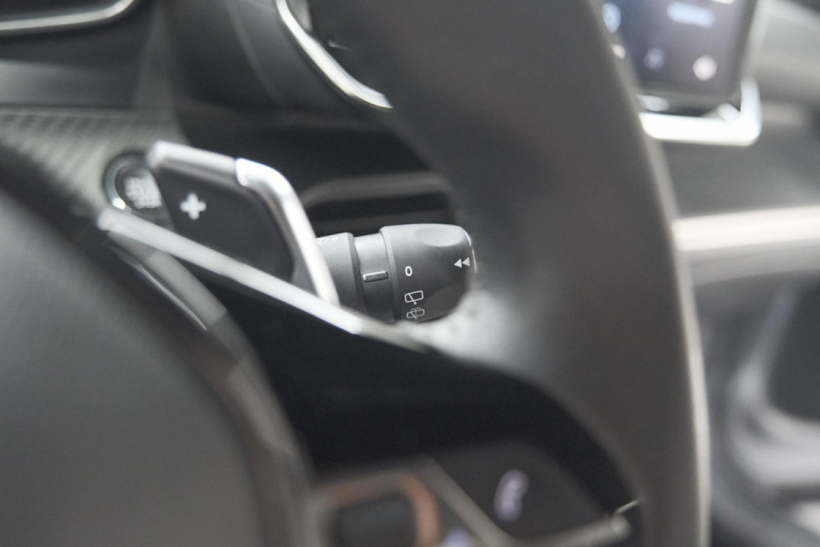 Peugeot 2008 Hybrid 136 e-DCS6 Allure | 360 Camera | Adaptieve Cruise Control | Dodehoekdetectie | Navigatie