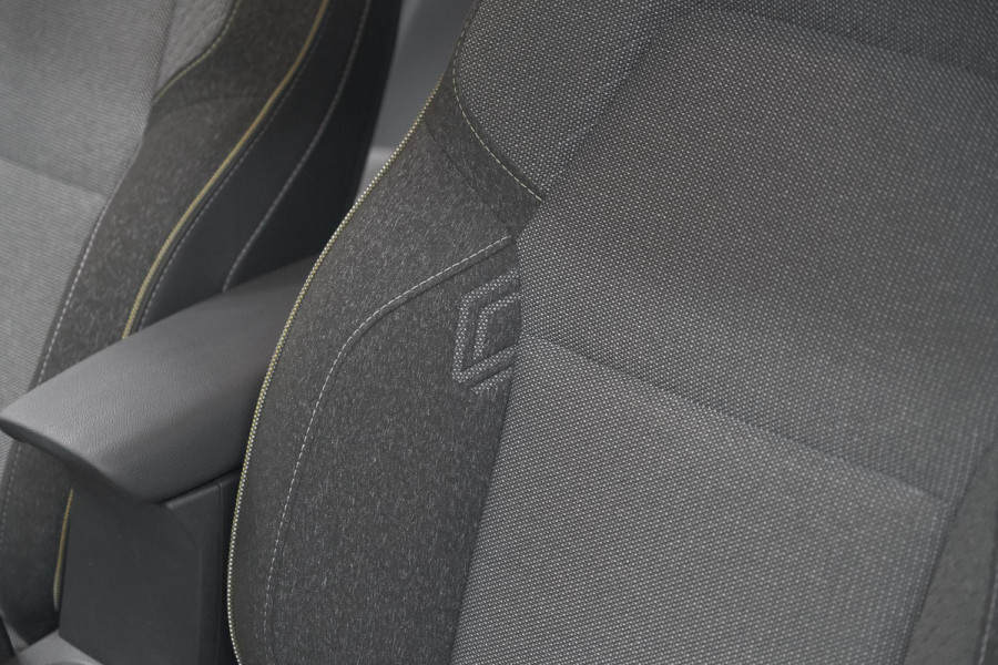 Renault Captur Mild Hybrid 160 EDC Techno | Pack Winter | Camera | Adaptieve Cruise Control | Apple Carplay