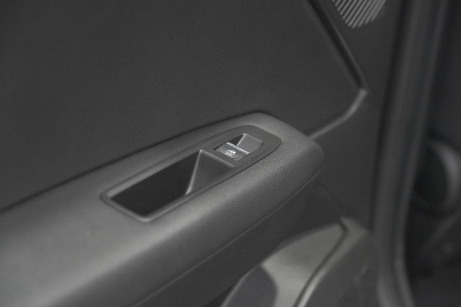 Renault Captur Mild Hybrid 160 EDC Techno | Pack Winter | Camera | Adaptieve Cruise Control | Apple Carplay