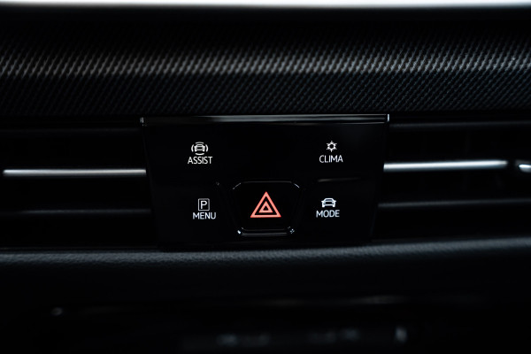 Volkswagen Golf 8.5 R 2.0 TSI 4Motion - R Performance Pack | Akrapovic | Panorama | H&K | Elek. Trekhaak