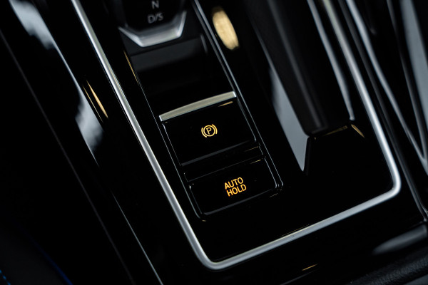 Volkswagen Golf 8.5 R 2.0 TSI 4Motion - R Performance Pack | Akrapovic | Panorama | H&K | Elek. Trekhaak