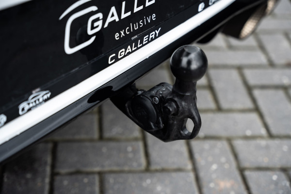 Volkswagen Golf 8.5 R 2.0 TSI 4Motion - R Performance Pack | Akrapovic | Panorama | H&K | Elek. Trekhaak