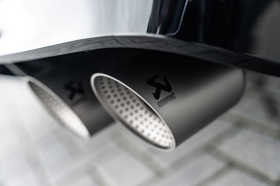 Volkswagen Golf 8.5 R 2.0 TSI 4Motion - R Performance Pack | Akrapovic | Panorama | H&K | Elek. Trekhaak