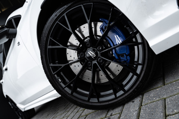 Volkswagen Golf 8.5 R 2.0 TSI 4Motion - R Performance Pack | Akrapovic | Panorama | H&K | Elek. Trekhaak